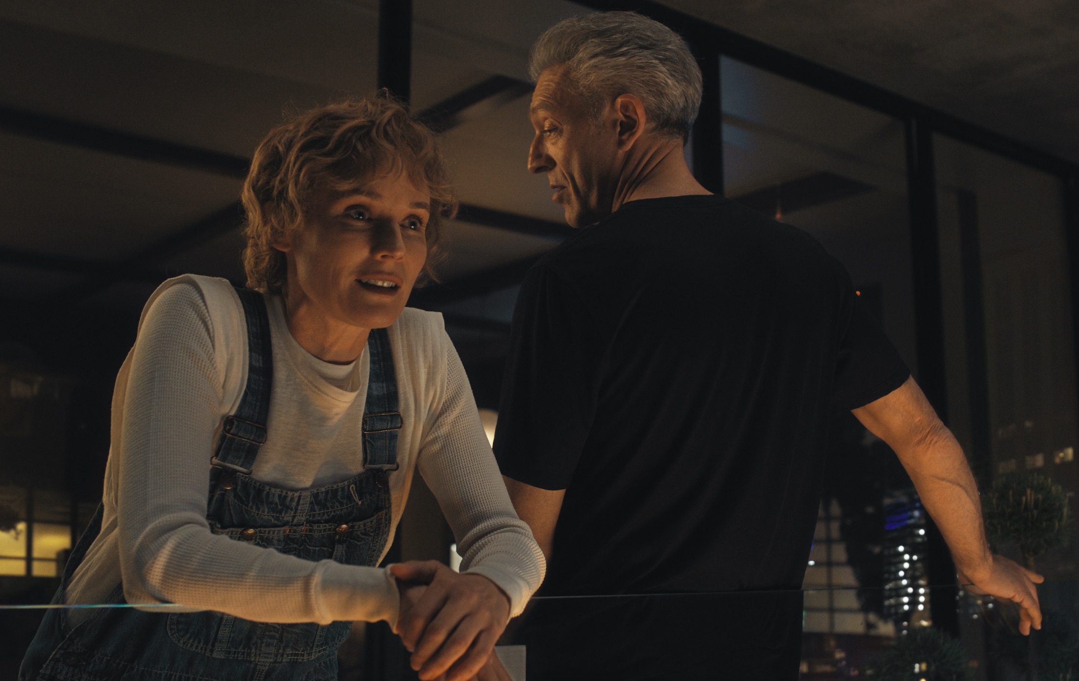 Diane Kruger e Vincent Cassel in ‘The Shrouds – Segreti sepolti’ di David Cronenberg