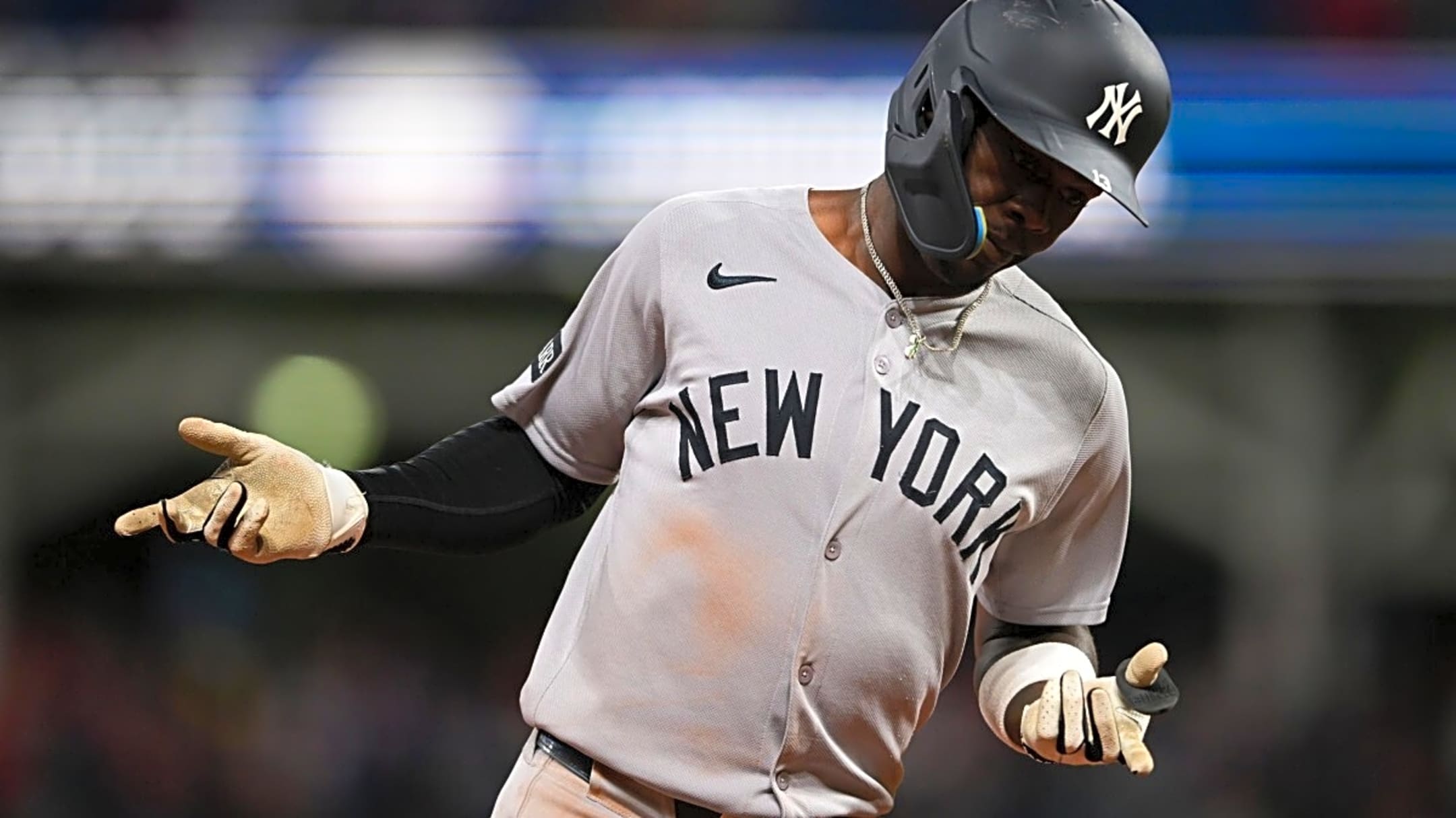 Jazz Chisholm Jr. reacts to 'spiciness' of Red Sox rookie's Yankees jab - Yahoo Sports